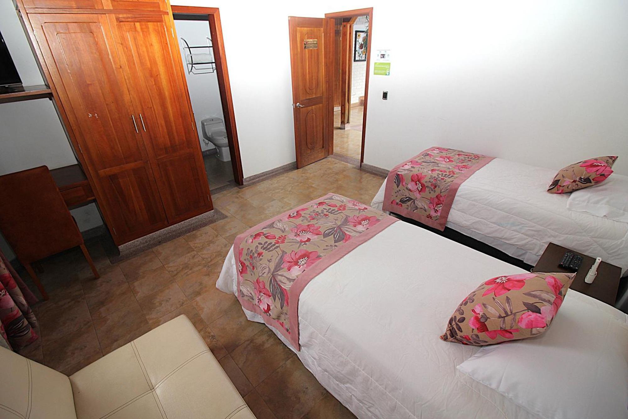 Amazilia Hotel Cerritos Екстериор снимка